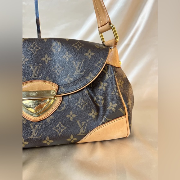 Louis Vuitton Beverly MM Shoulder Bag - Picture 7 of 15